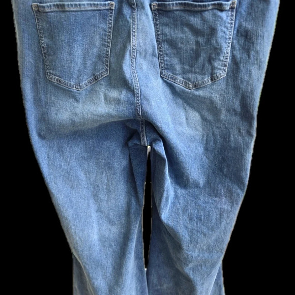 Torrid denim blue jeans flared bottom size 18T (tall) - Picture 2 of 13